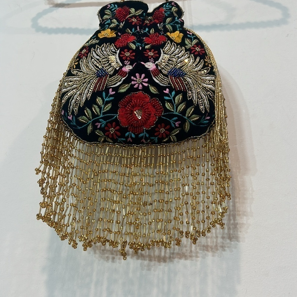 RAMLA Traditional velvet embroidered beaded floral bird wedding bag handcrafted - Picture 4 of 10